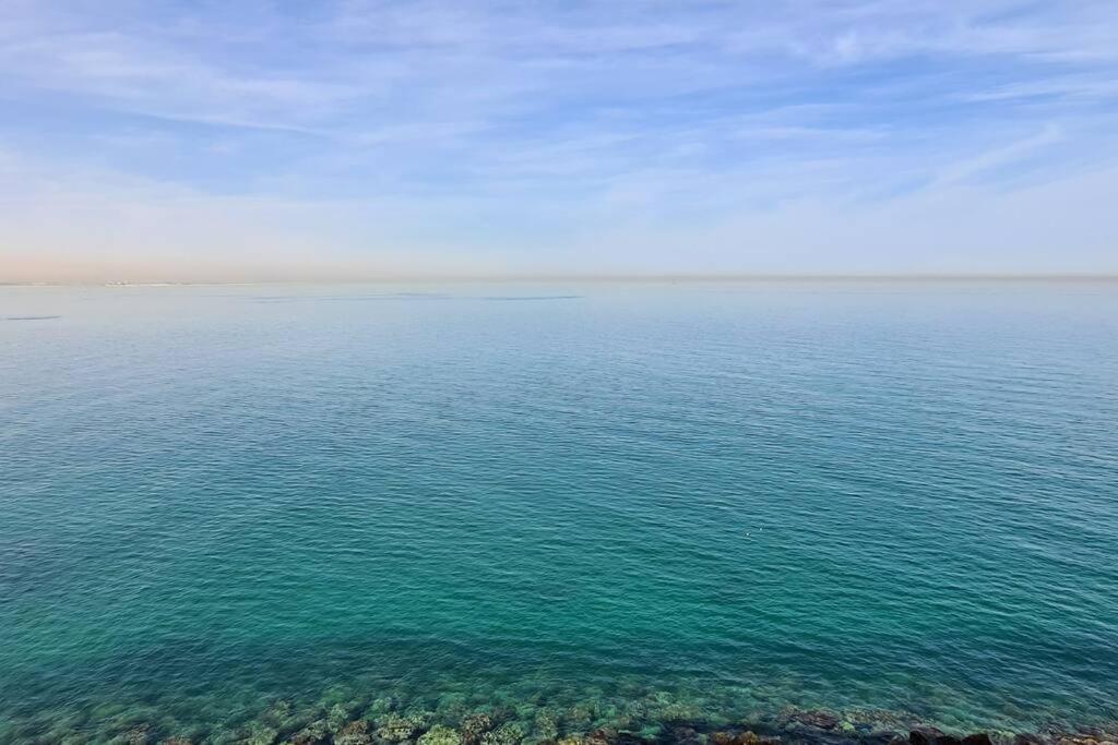Appartamento A Perfect Escape - Sea Facing Ras al-Khaimah Esterno foto